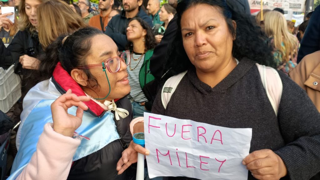 Movilización “disca” con una noticia para el gobierno: “Existimos”