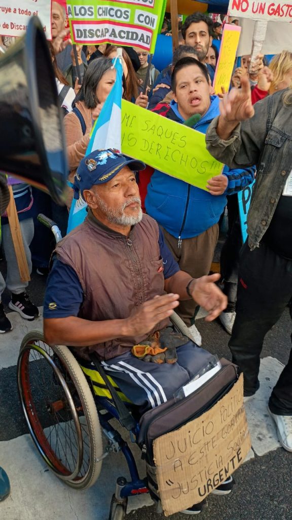 Movilización “disca” con una noticia para el gobierno: “Existimos”