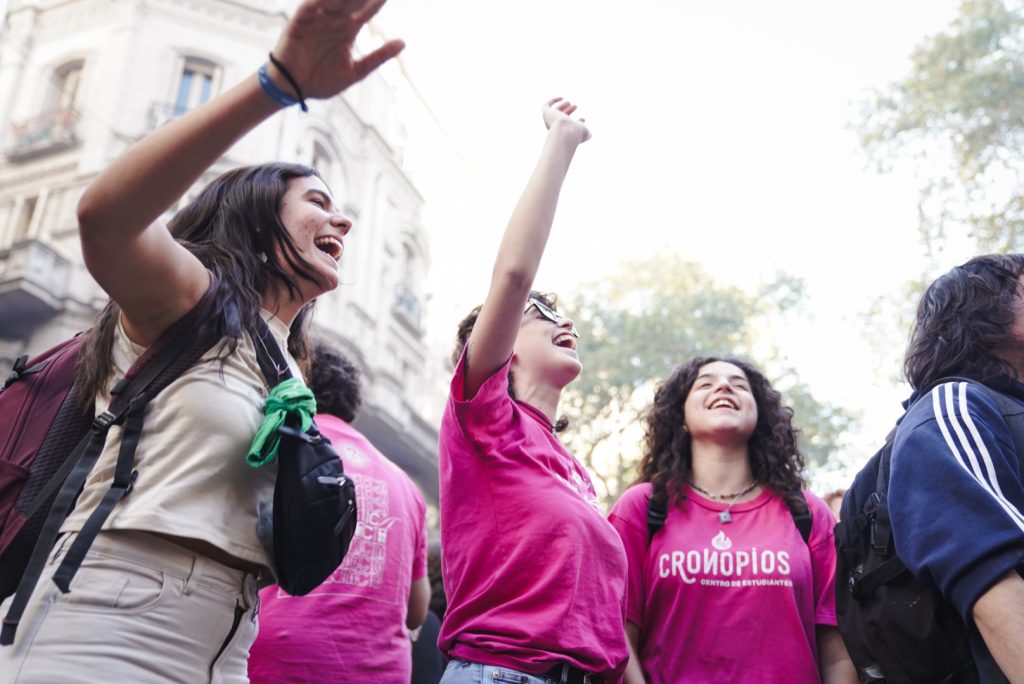 La Ley de la calle: masiva movilización para que se aplique el financiamiento universitario