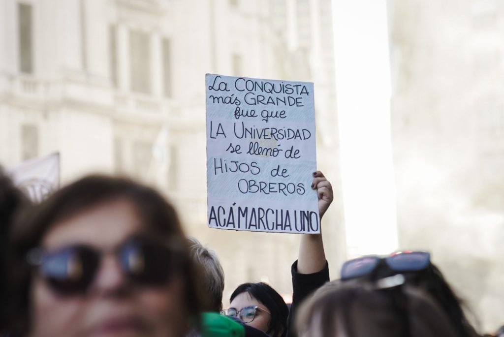 La Ley de la calle: masiva movilización para que se aplique el financiamiento universitario