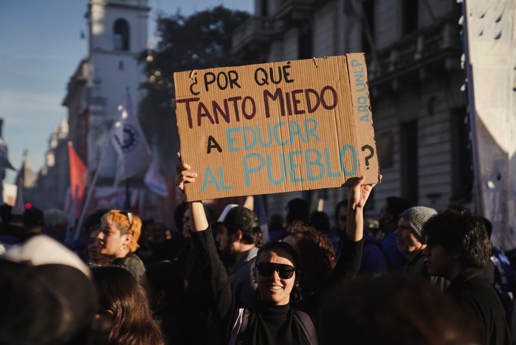 La Ley de la calle: masiva movilización para que se aplique el financiamiento universitario