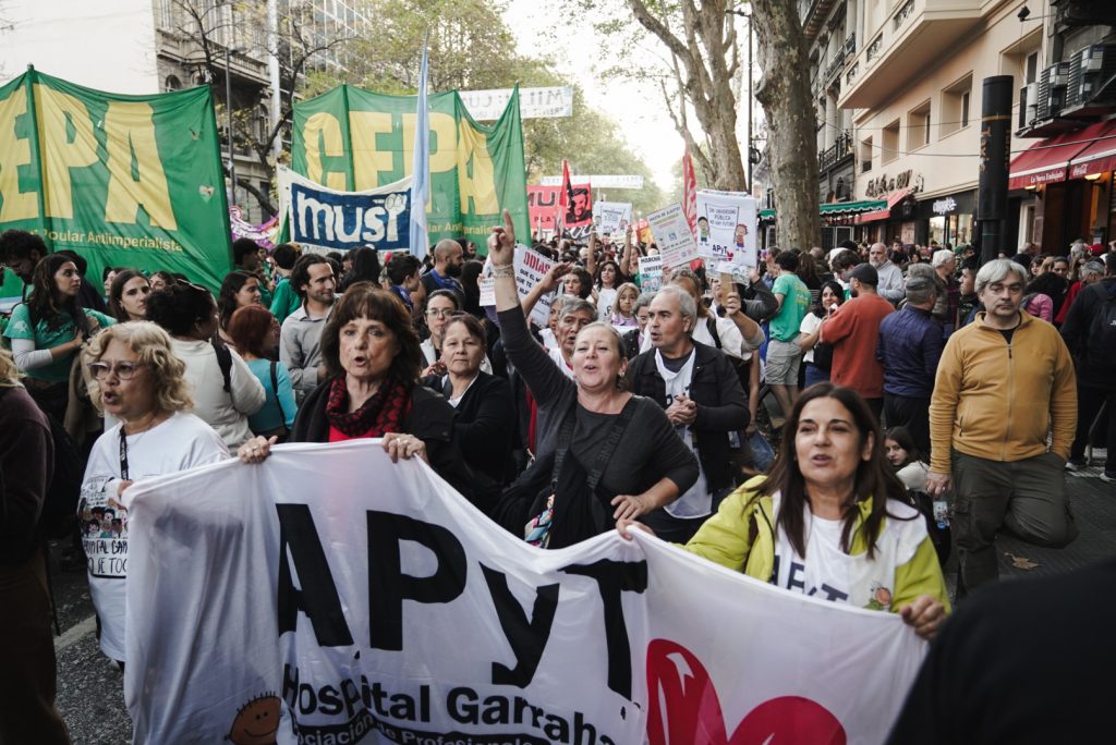 La Ley de la calle: masiva movilización para que se aplique el financiamiento universitario