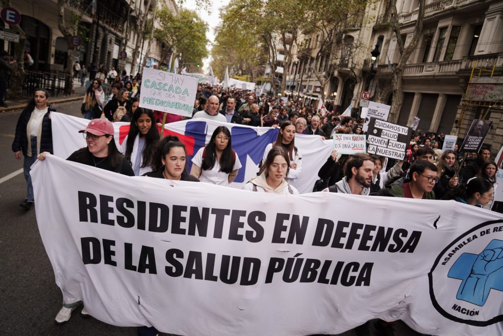 Movilización por la salud pública: los crímenes de la motosierra