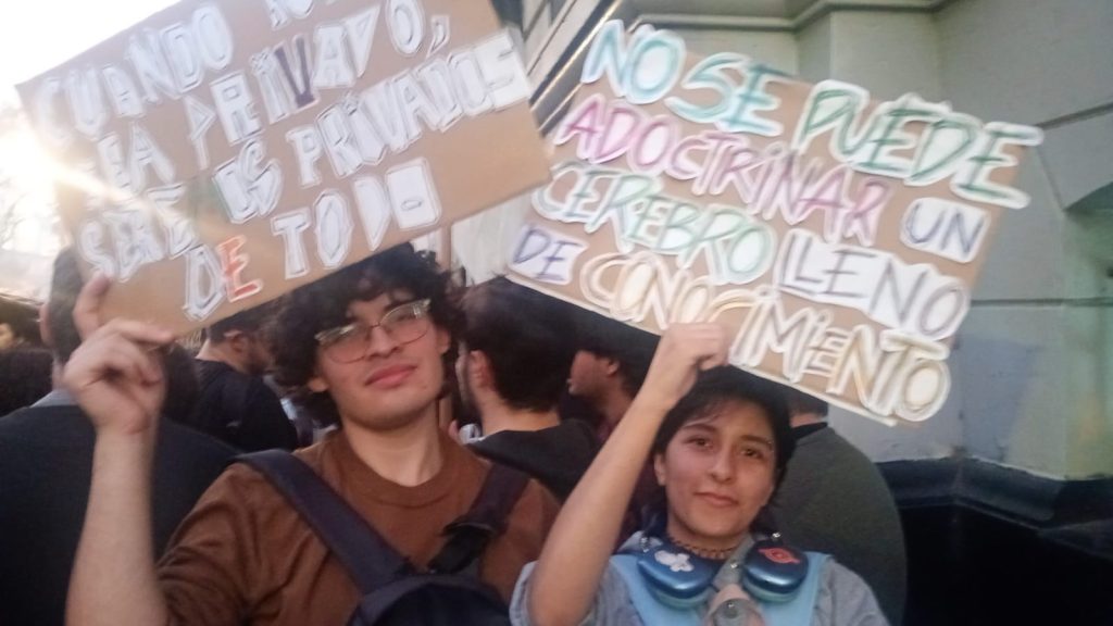 La Ley de la calle: masiva movilización para que se aplique el financiamiento universitario