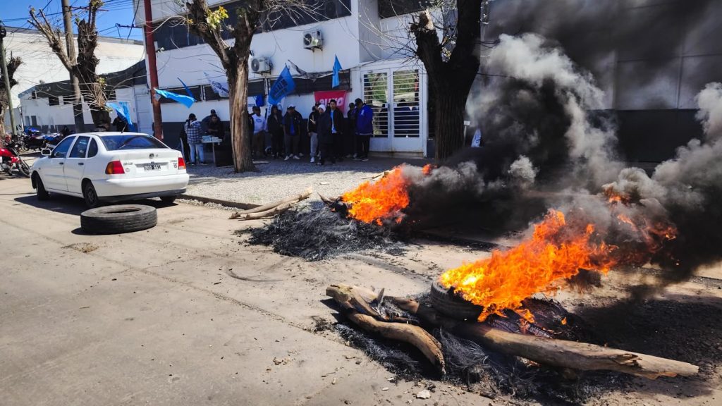 Toma de un frigorífico en Santa Fe: las cosas que hay que hacer para sobrevivir