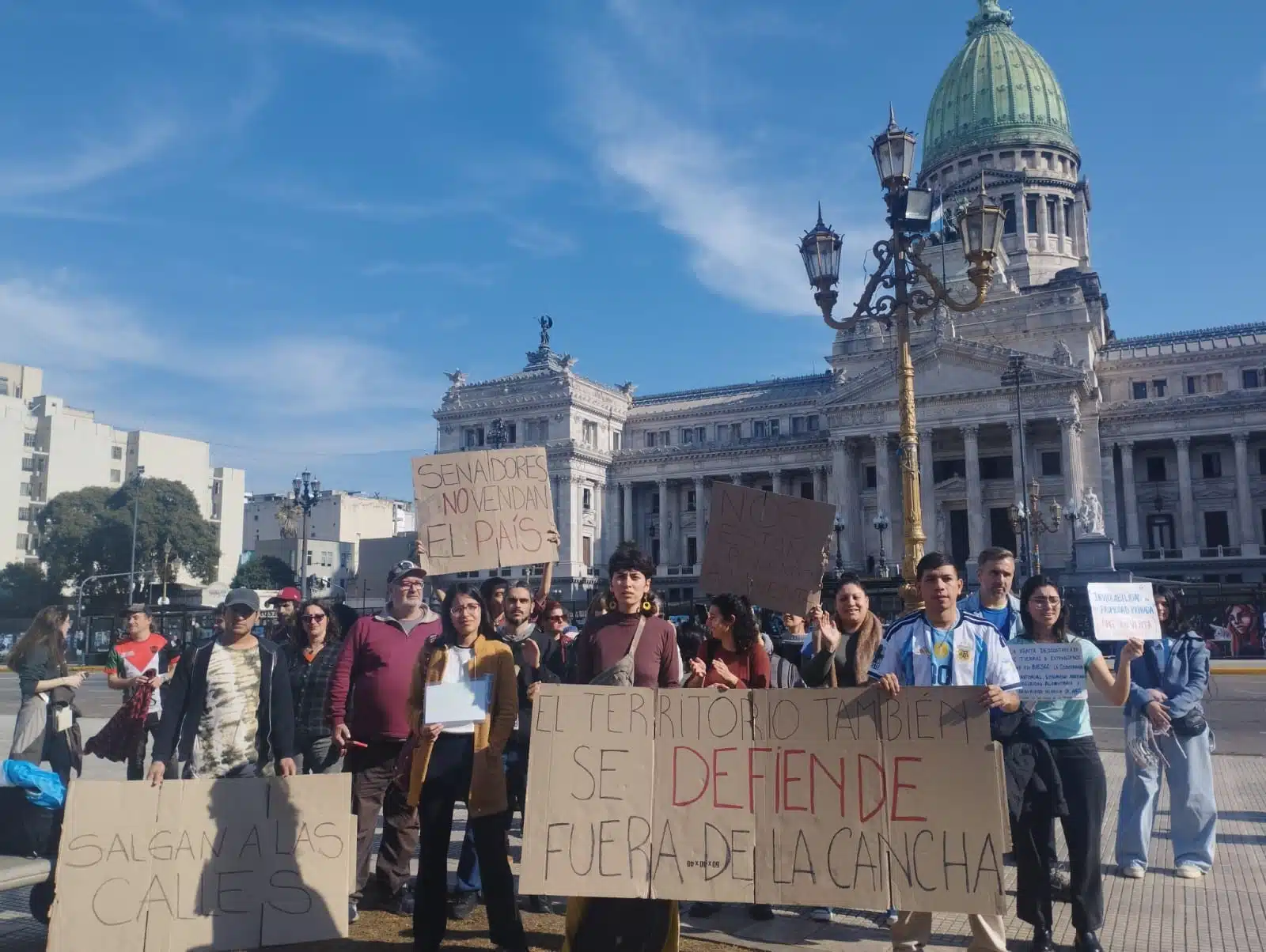 PROPIEDAD Y SOBERANÍA 4 extranjerizacion congreso 1.jpeg