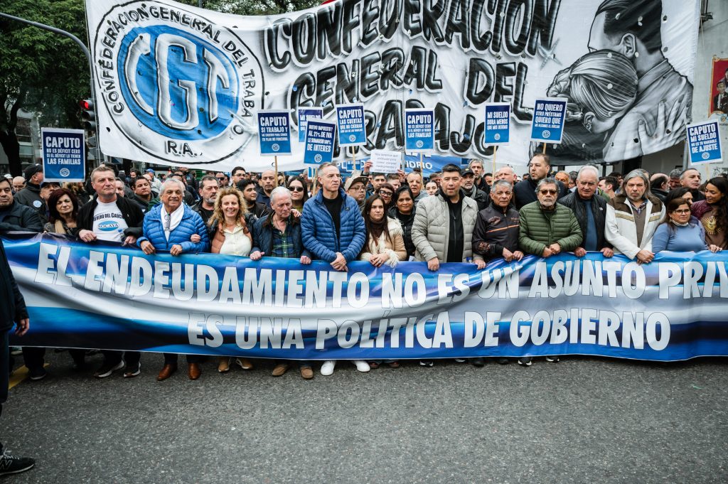 La realidad endeudada: la pistola en la cabeza