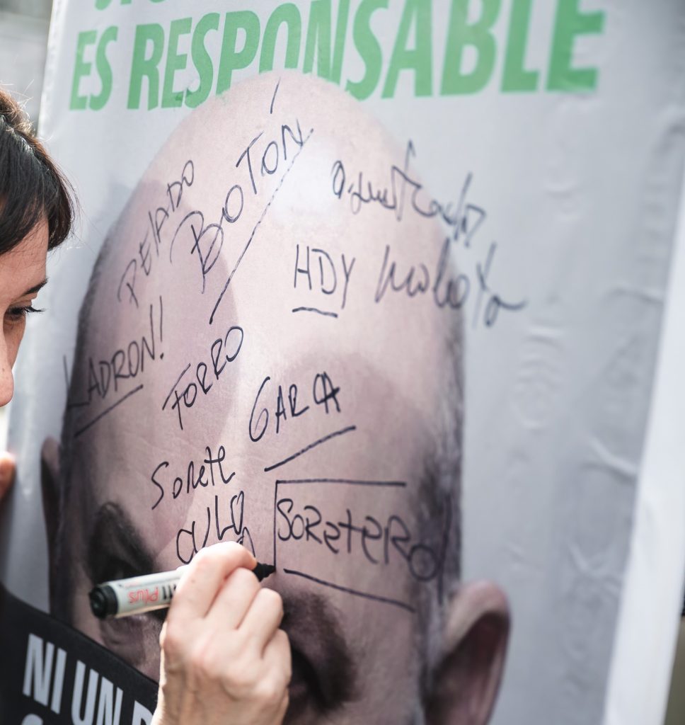 La realidad endeudada: la pistola en la cabeza