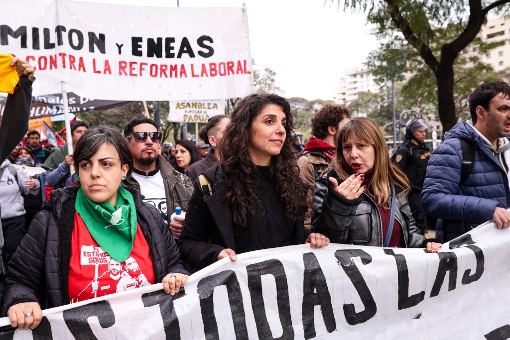 Estado presente: gases policiales y plata de los jubilados para financiar a los bancos