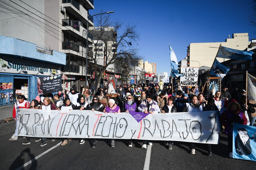 San Cayetano: el espejo del presente
