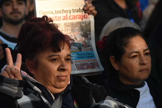 San Cayetano: el espejo del presente
