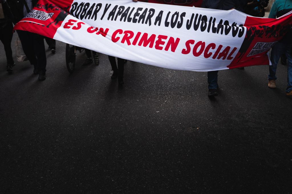 Jubilados: datos de la desigualdad y una radio abierta para denunciar amenazas